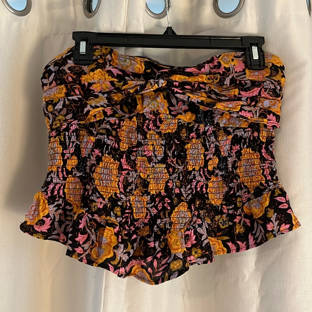 Free People. Strapless tube top. Size M.